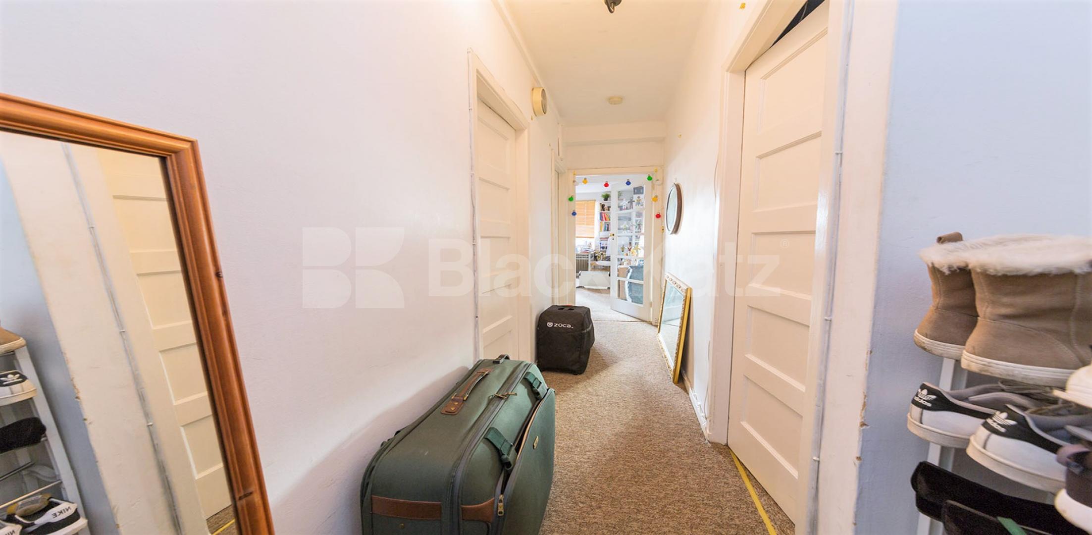 Large windows 2 Bedroom Apartment in The Grampians, Shepherds Bush Road W6